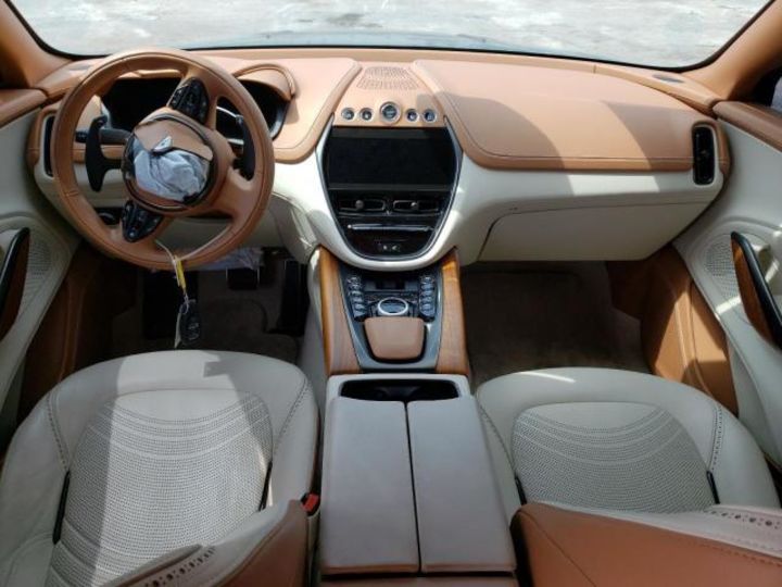 Продам Aston Martin V8 Vantage DBX 2022 года в Киеве