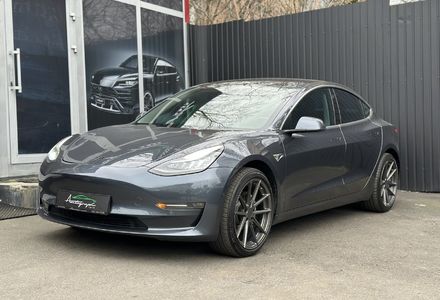 Продам Tesla Model 3 Dual Motor Long Range 2018 года в Киеве