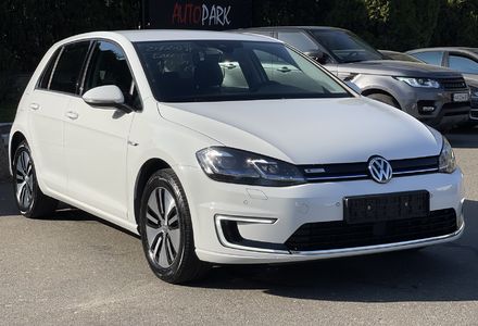 Продам Volkswagen Golf VII E-GOLF 2018 года в Киеве