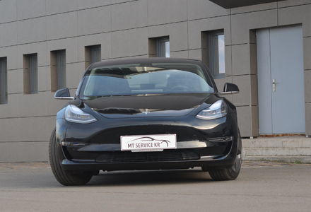 Продам Tesla Model 3 Dual Motor Long Range 2018 года в г. Кривой Рог, Днепропетровская область