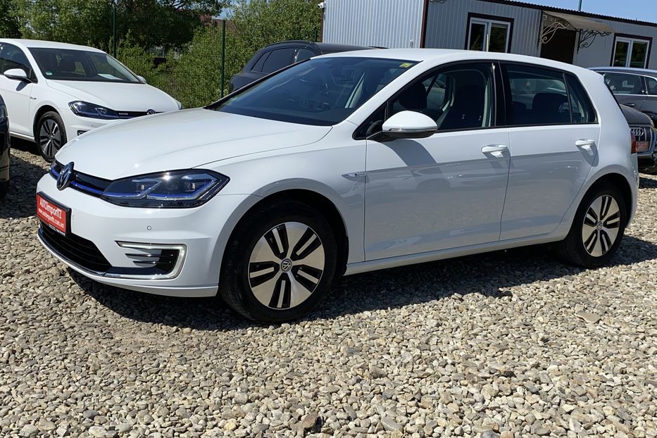Продам Volkswagen e-Golf 35.8 kWh 100 кВт/136 к.с. 2021 года в Львове