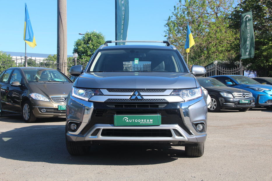 Продам Mitsubishi Outlander PHEV SEL S-AWC 2019 года в Одессе