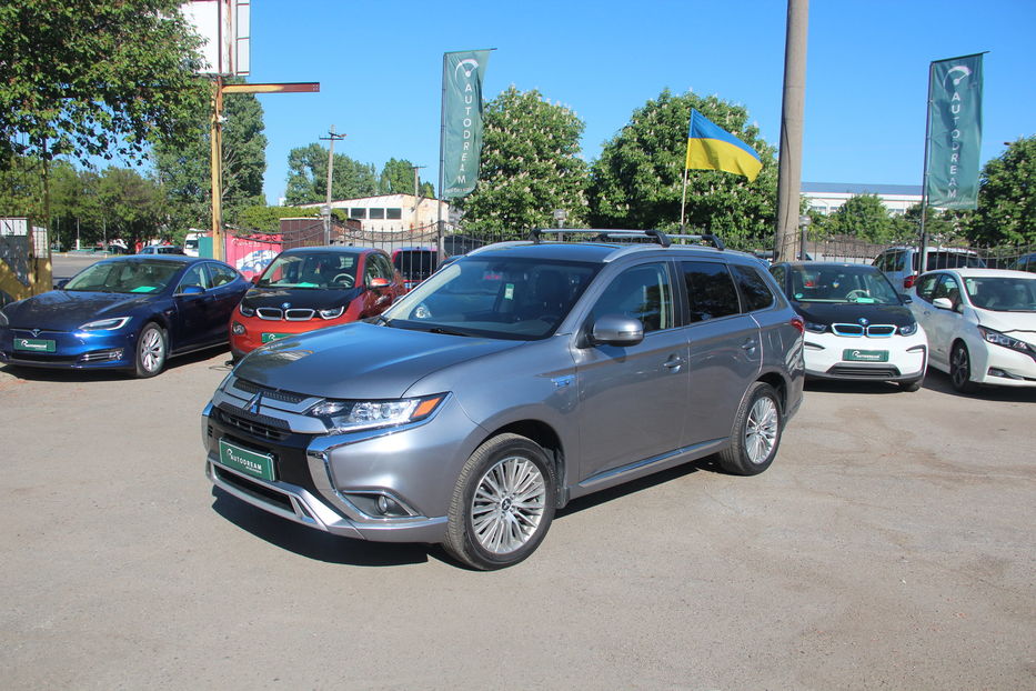 Продам Mitsubishi Outlander PHEV SEL S-AWC 2019 года в Одессе
