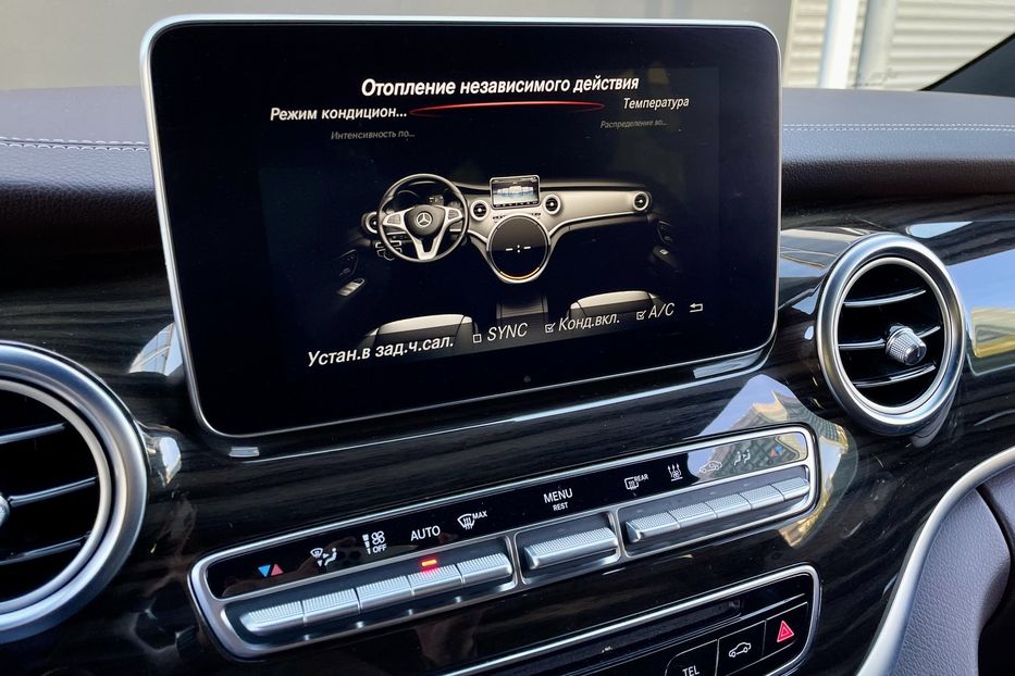 Продам Mercedes-Benz V-Class 250 4MATIC AMG 2018 года в Киеве