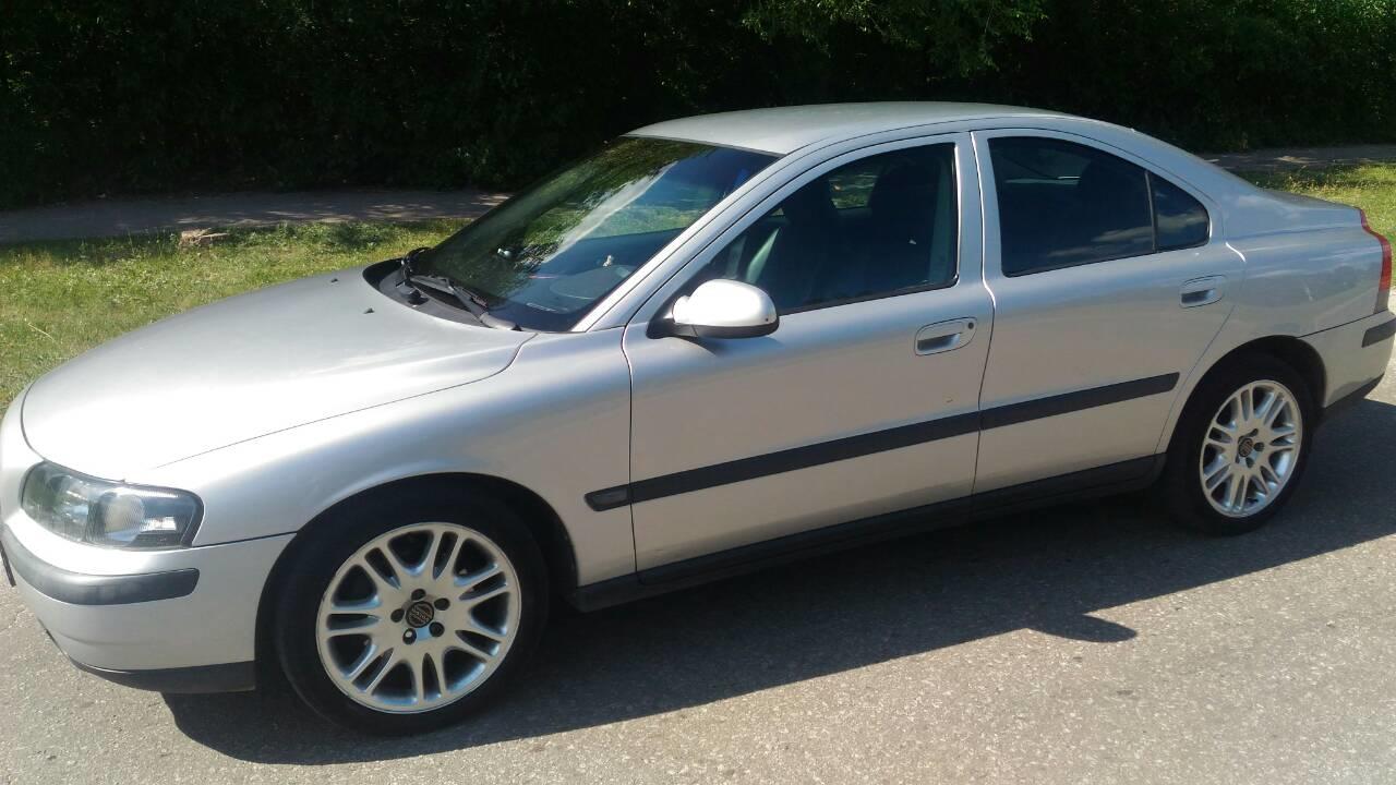 Продам Volvo S60 в Луганске 2002 года выпуска за 7 500$