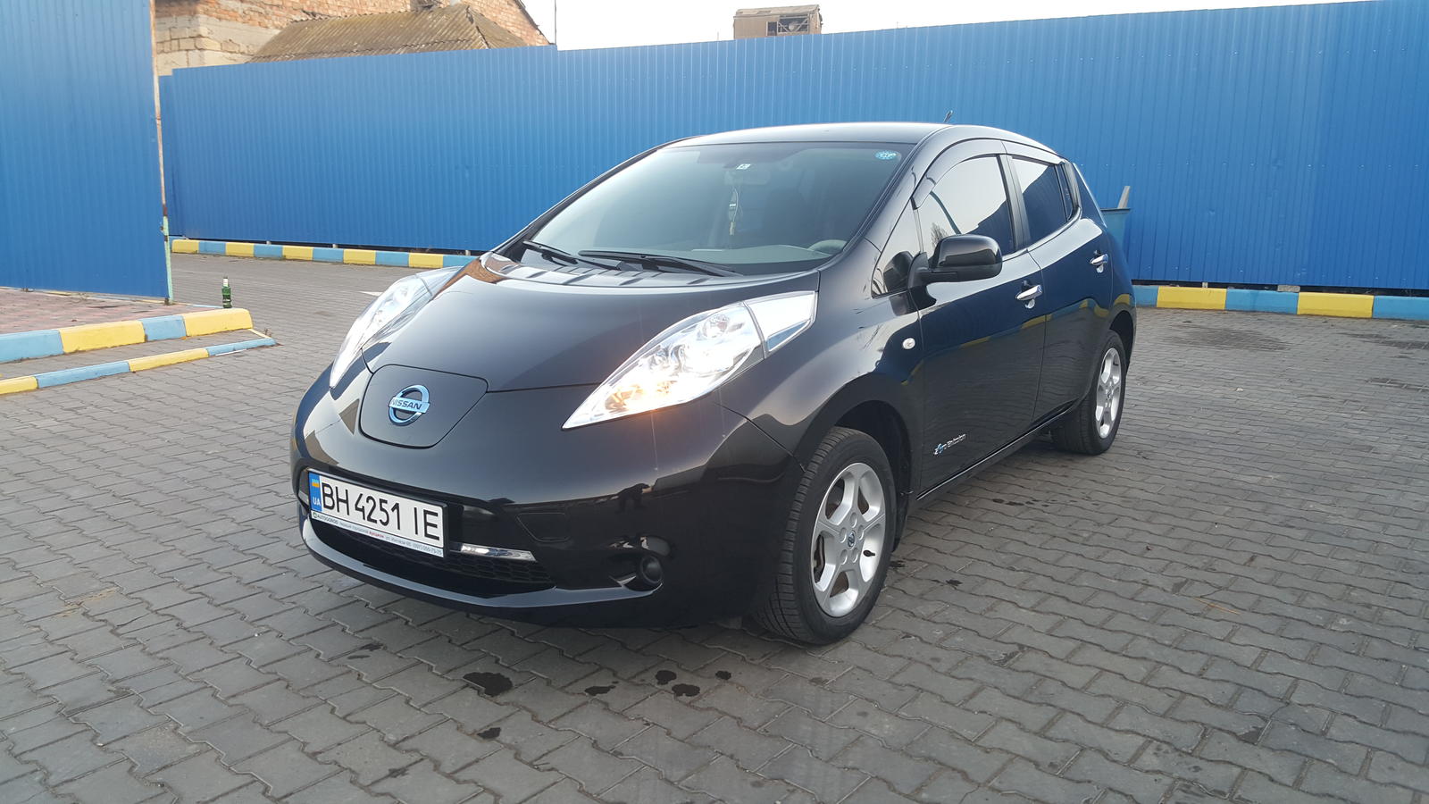 Продам Nissan Leaf Zero emission в г. Белгород-Днестровский, Одесская  область 2011 года выпуска за 10 999$