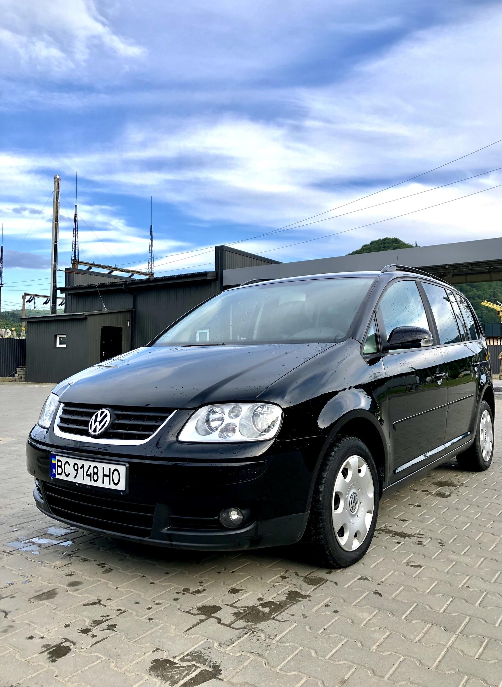 kupit-volkswagen-touran-skole-