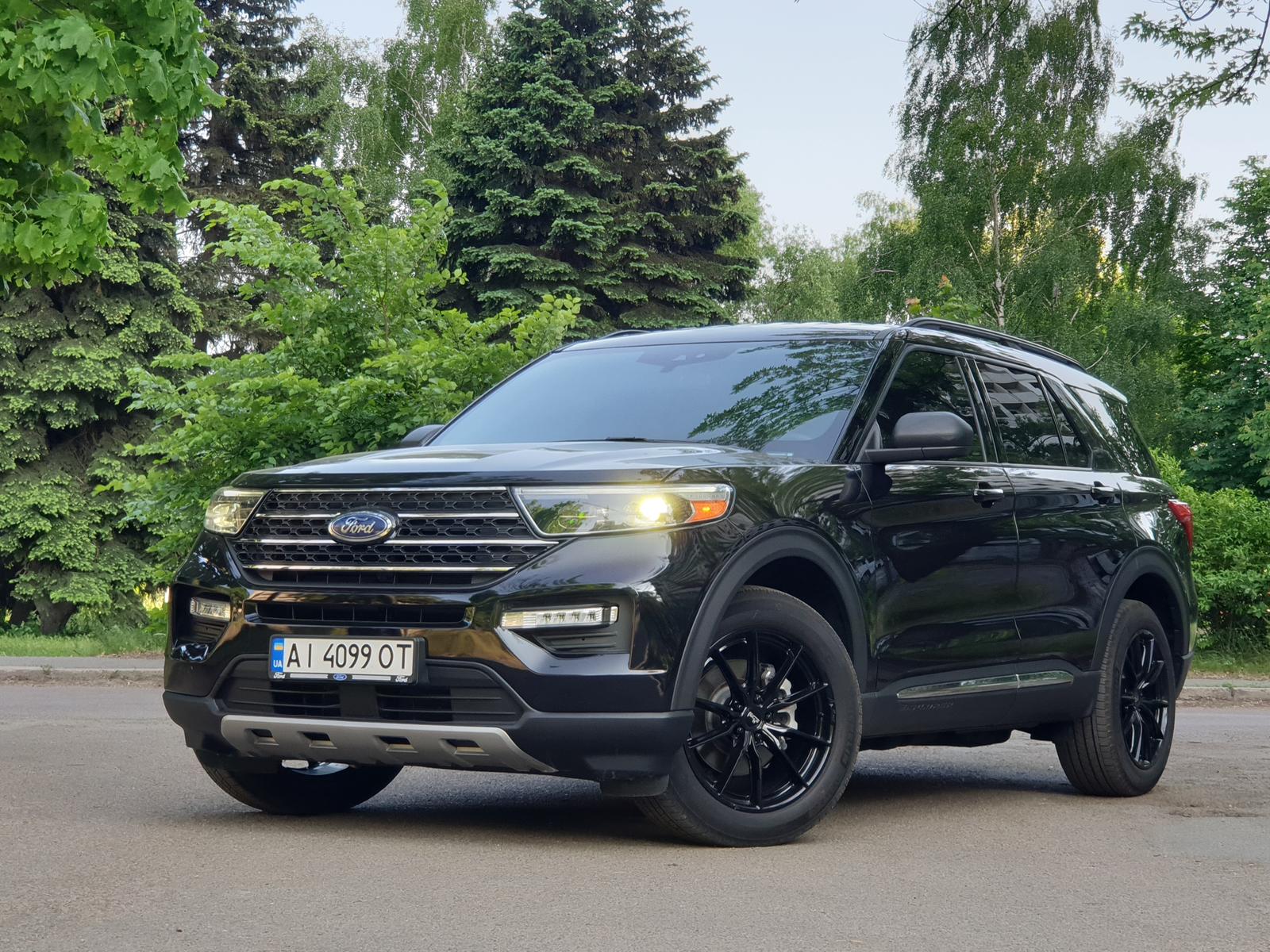 kupit-ford-explorer-xlt-