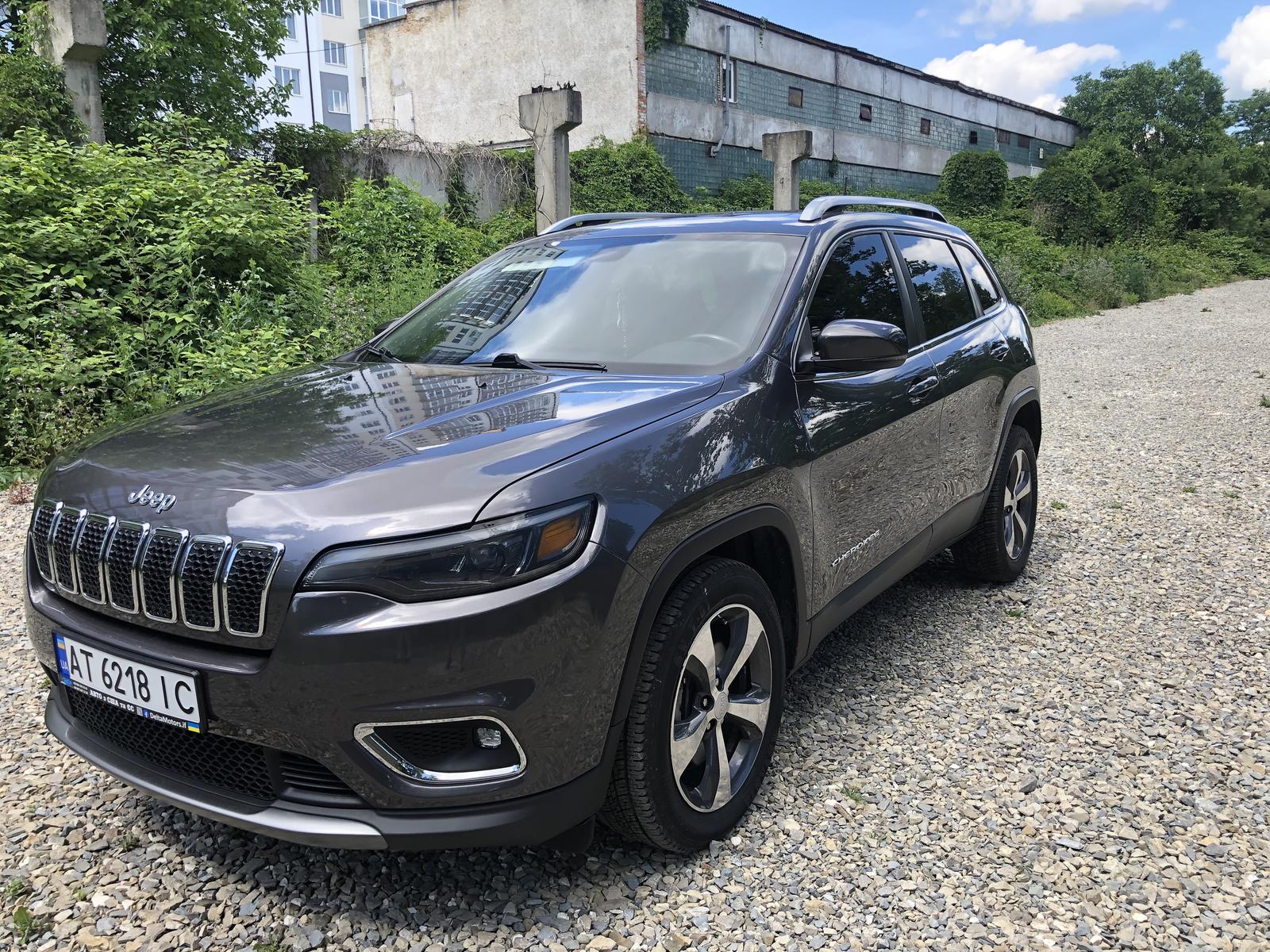 kupit-jeep-cherokee-limited-