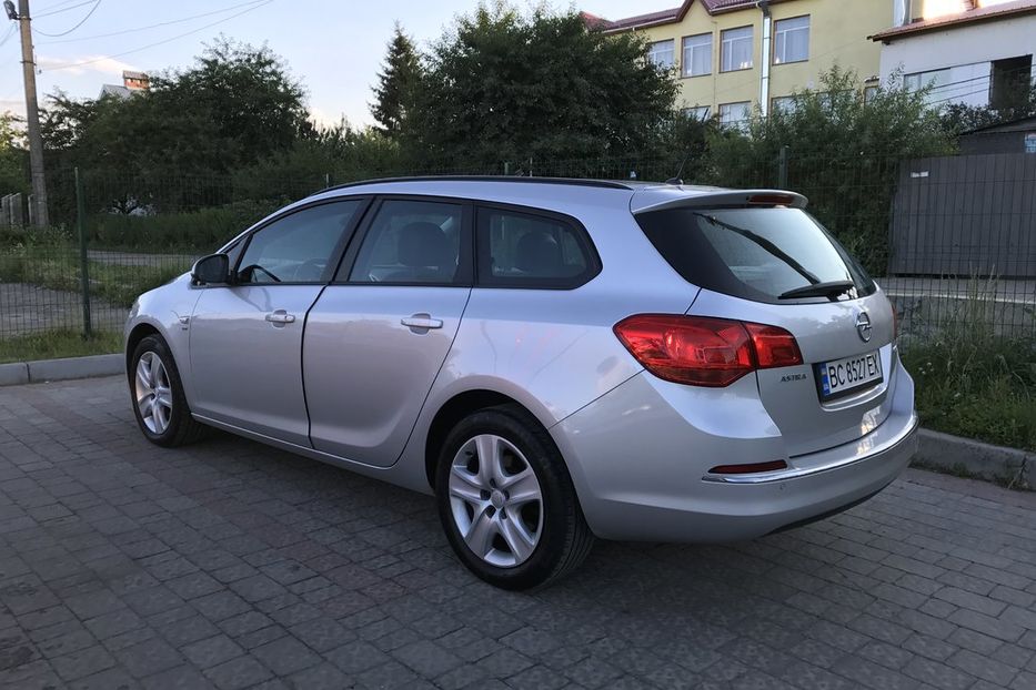 Продам Opel Astra J 1.6 CDTI Cosmo 2014 года в Львове