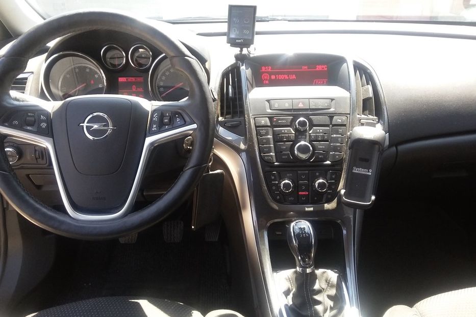 Продам Opel Astra J Sports Tourer Innovation 2013 года в Николаеве