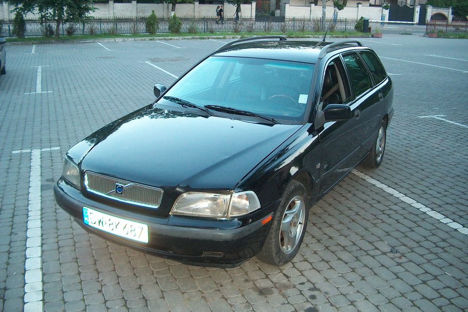 Вольво v40 1998