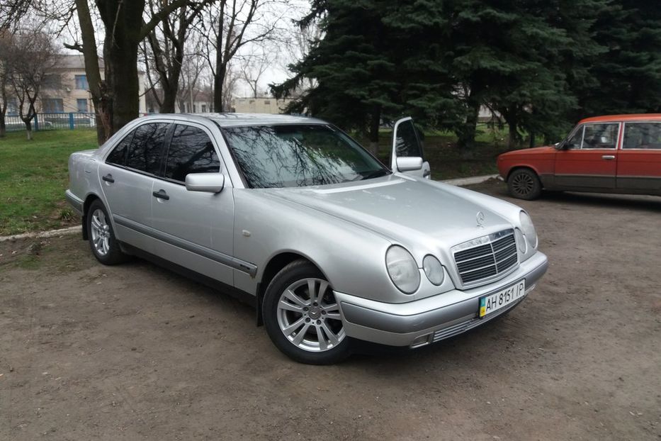 Продам Mercedes-Benz E-Class E 220 CDI 1998 года в Днепре