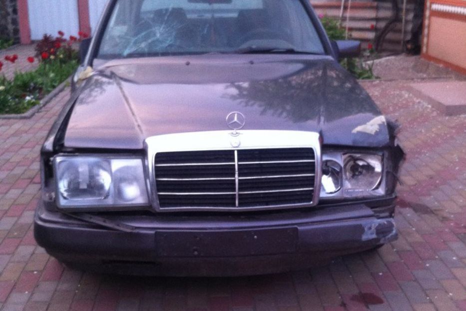Продам Mercedes-Benz 260 1988 года в Черкассах