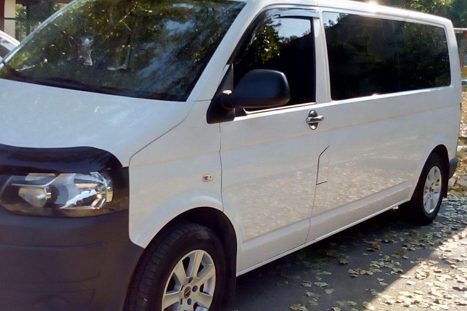 Продам Volkswagen T5 (Transporter) пасс. 2010 года в Одессе