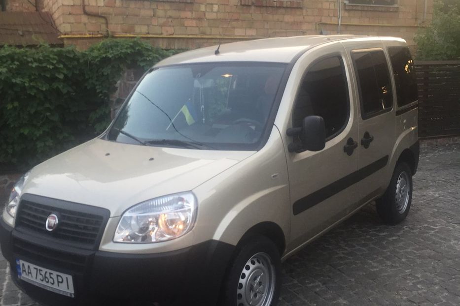 Продам Fiat Doblo пасс. 2015 года в Киеве
