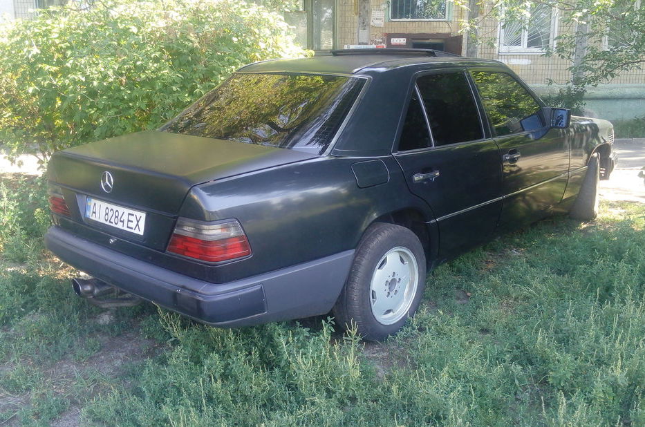 Продам Mercedes-Benz 300 1993 года в Киеве