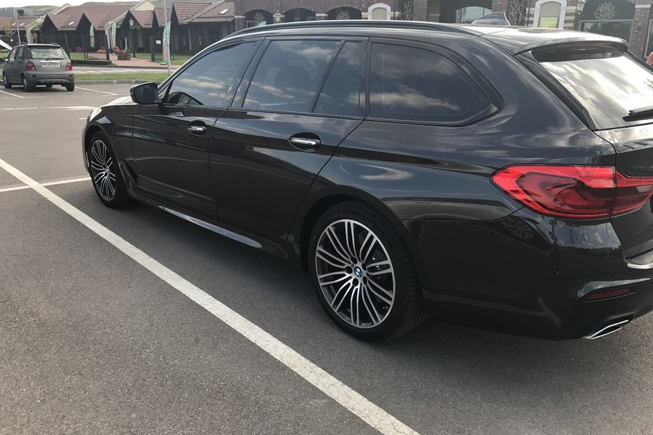 Продам BMW 540 Xdrive 2017 года в Киеве