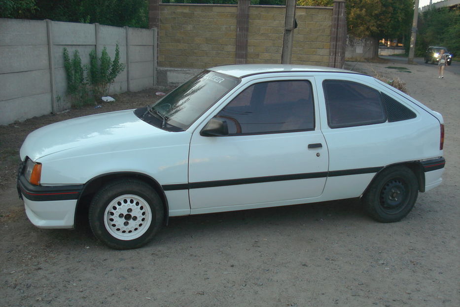 Продам Opel Kadett в Днепре 1986 года выпуска за 1 400$ Продам Opel Kadett 1986 года в Днепре