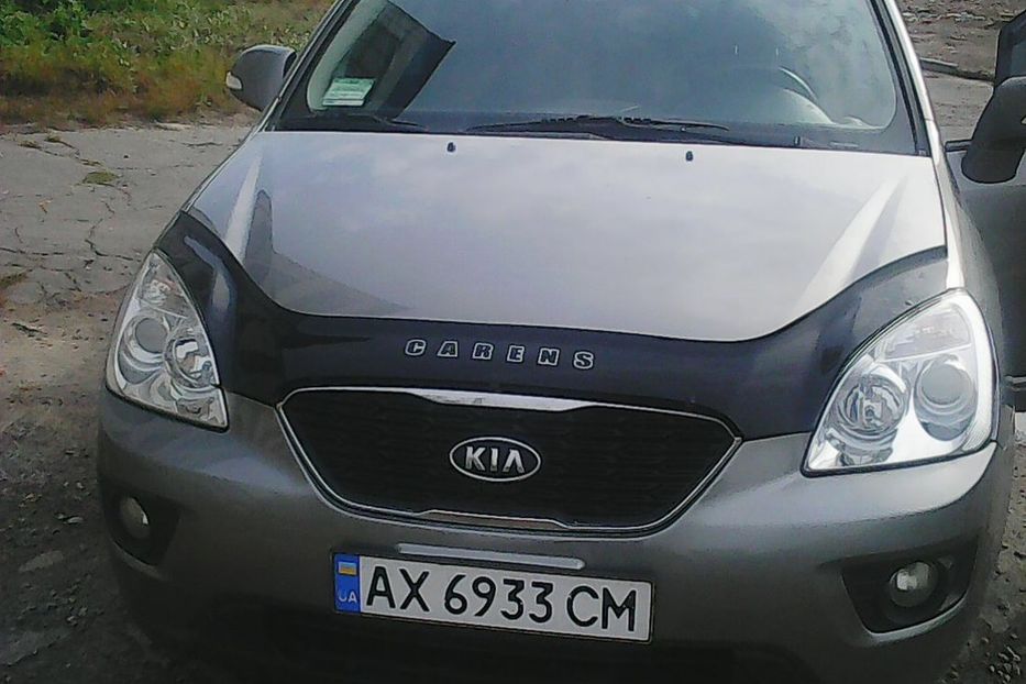 Продам Kia Carens 2011 года в Харькове