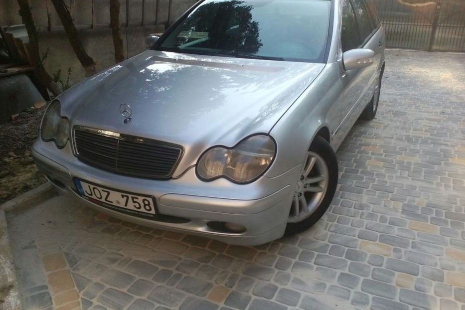 Продам Mercedes-Benz C-Class 220 w203 2001 года в Черновцах