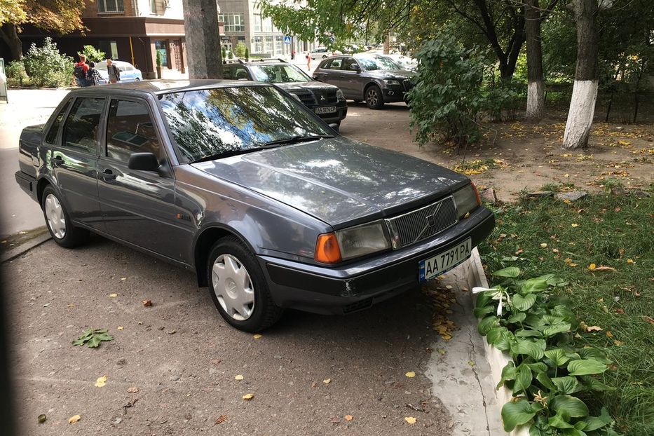 Продам Volvo 460 1992 года в Киеве