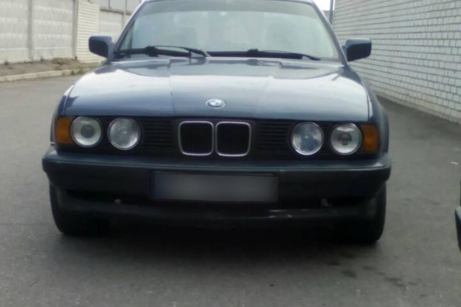 Продам BMW 520 Авто в хор. Сост 1988 года в г. Кременчуг, Полтавская область