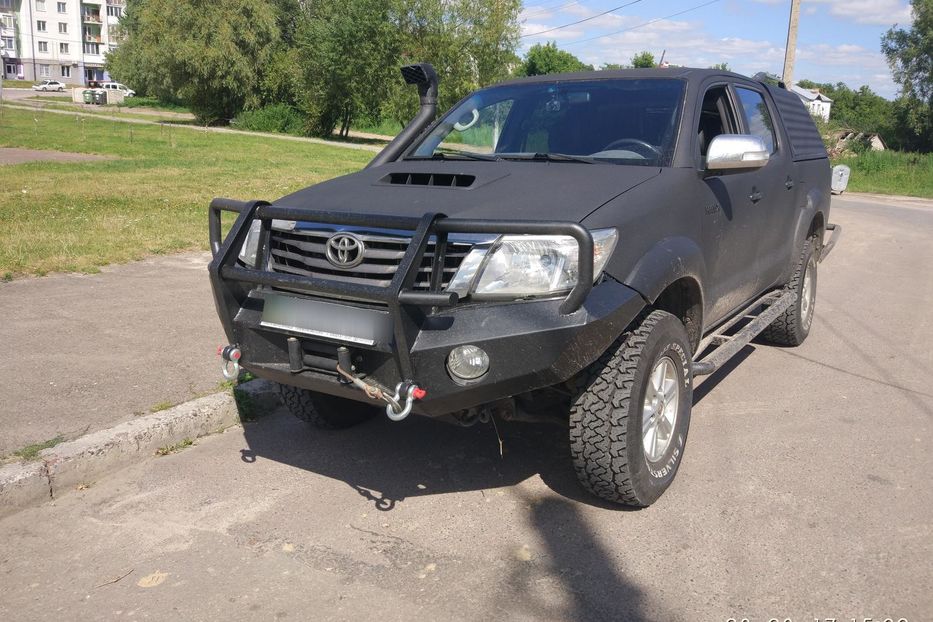 Продам Toyota Hilux 2012 года в Львове