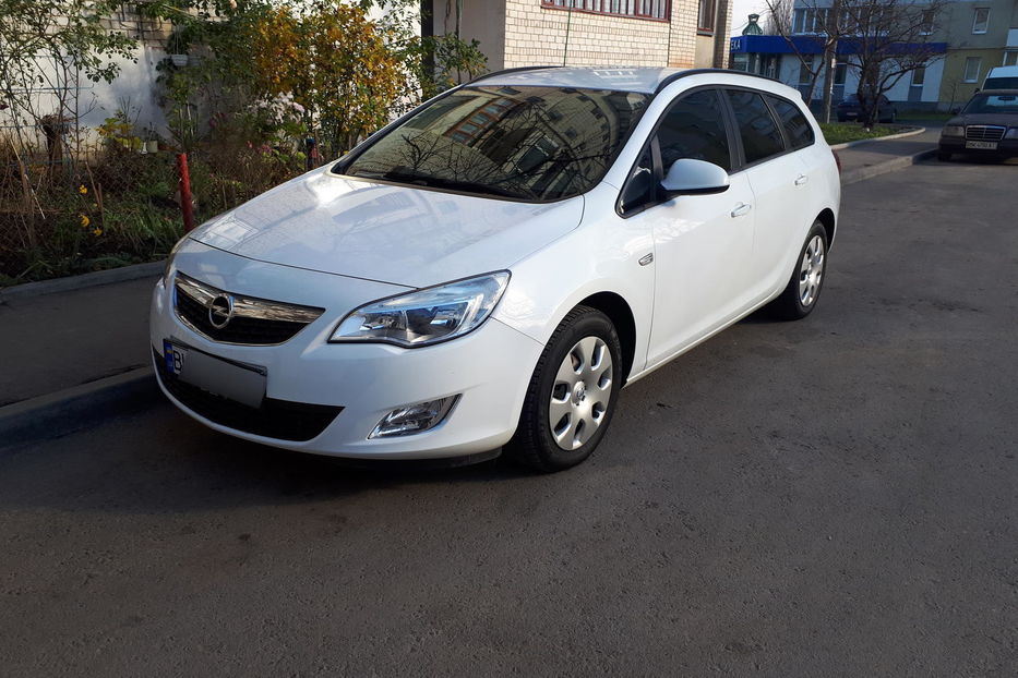 Продам Opel Astra J 2012 года в Ровно