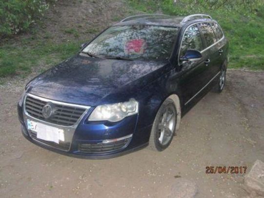 Passat b6 universalas