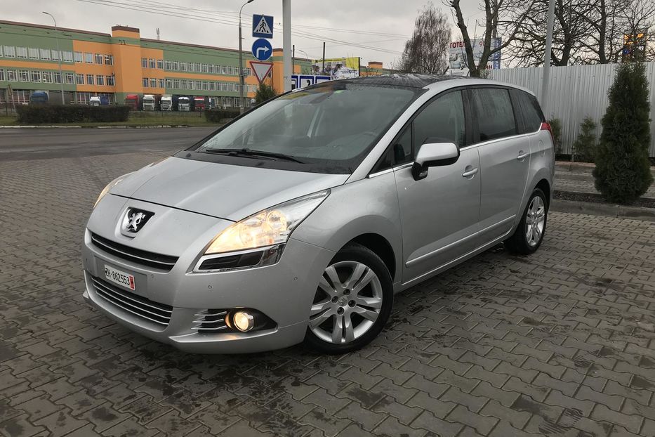 Продам Peugeot 5008 2011 года в Луцке