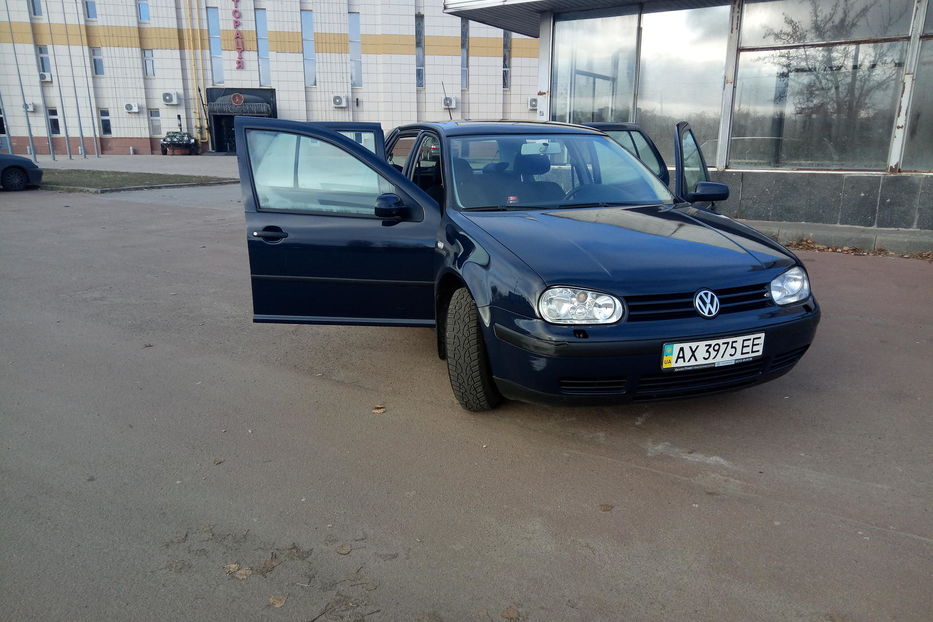 Продам Volkswagen Golf  VI 2003 года в Харькове