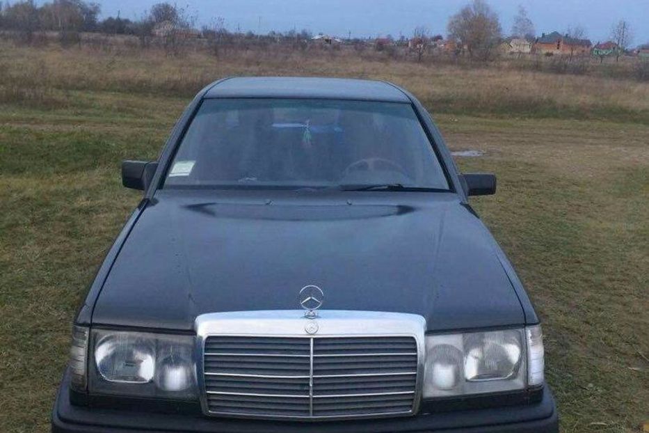 Продам Mercedes-Benz 200 1987 года в Ивано-Франковске