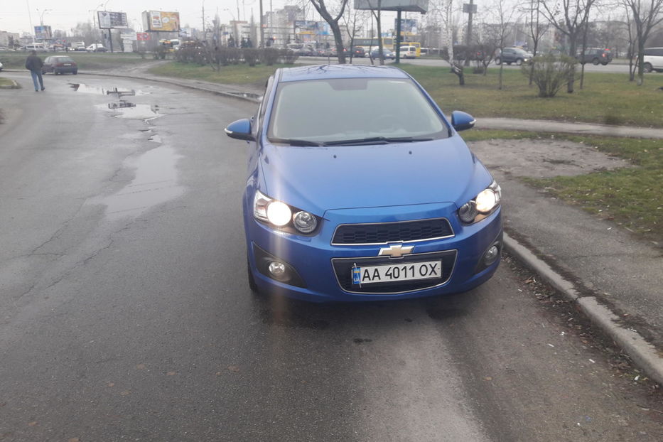 Продам Chevrolet Aveo T 300 2014 года в Киеве