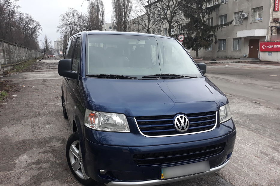 Продам Volkswagen T5 (Transporter) пасс. 2005 года в Киеве