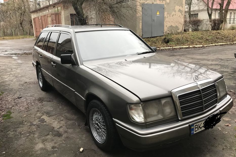 Продам Mercedes-Benz E-Class 1989 года в Луцке