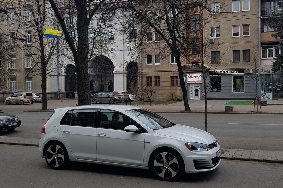 Продам Volkswagen Golf GTI 2015 года в Харькове
