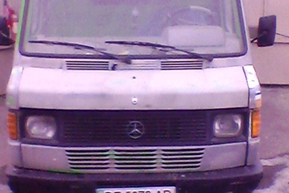 Продам Mercedes-Benz 208 груз. Малотоннажный фургон В 1990 года в Николаеве