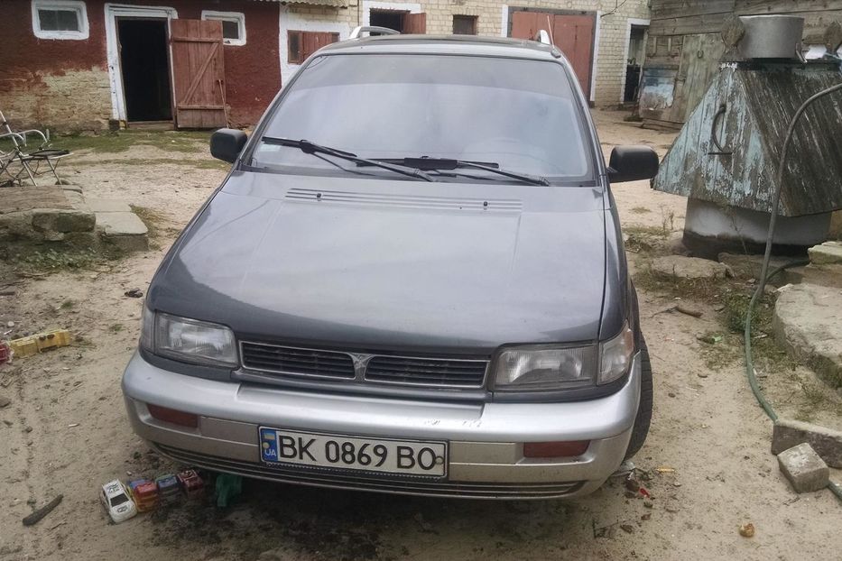 Продам Mitsubishi Space Wagon 1994 года в Ровно
