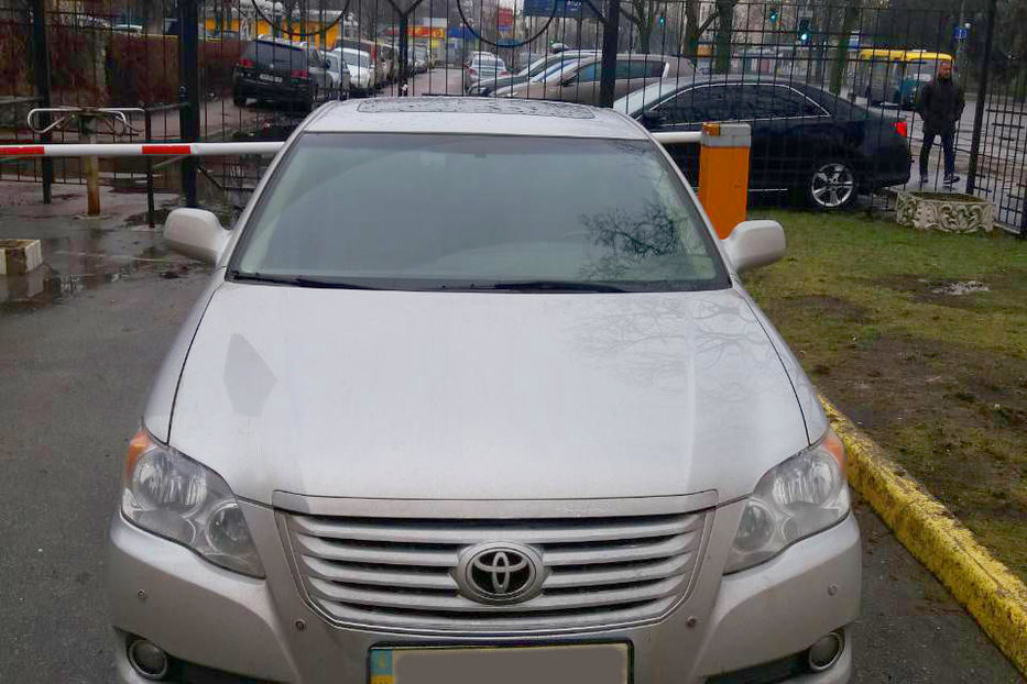 Продам Toyota Avalon 2008 года в Киеве
