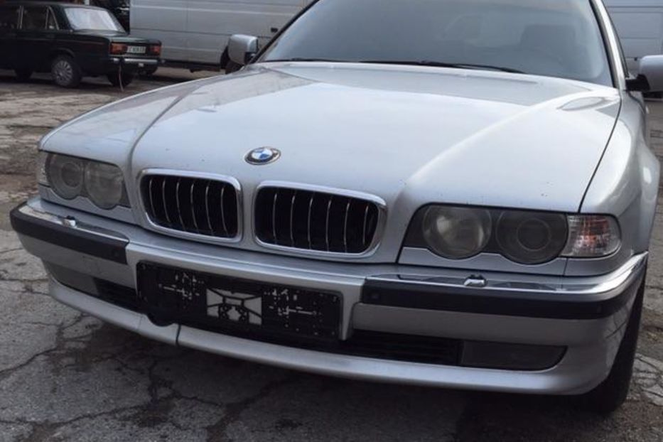 Продам BMW 750 2000 года в Одессе