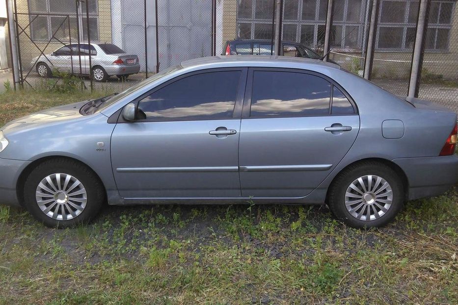 Продам Toyota Corolla 2004 года в Киеве