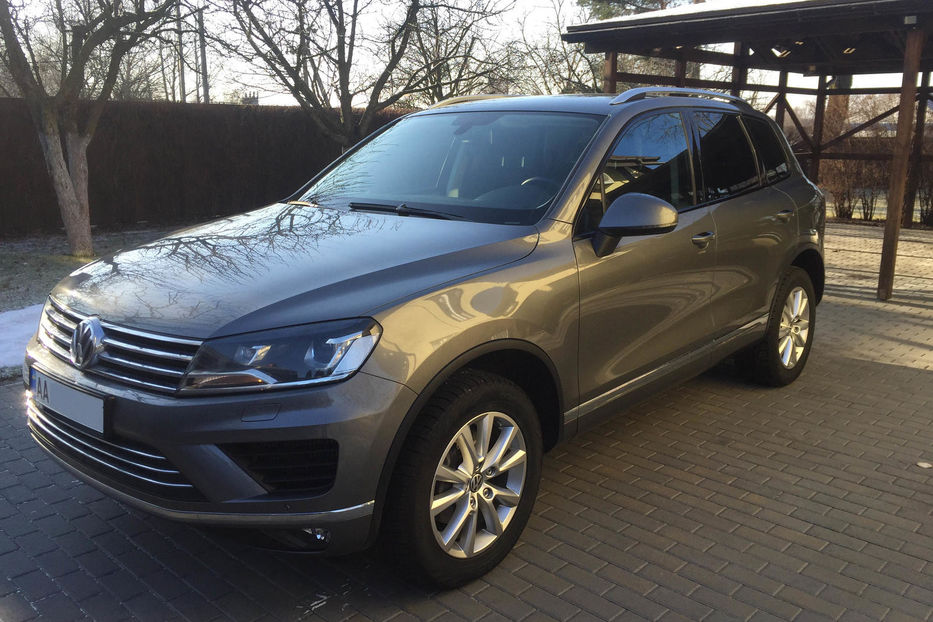 Продам Volkswagen Touareg Life 2015 года в Киеве