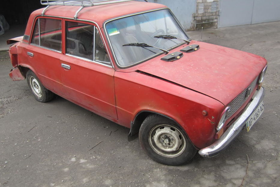 Продам ВАЗ 2101 ВАЗ 21013 красная по запчастям 1981 года в Запорожье