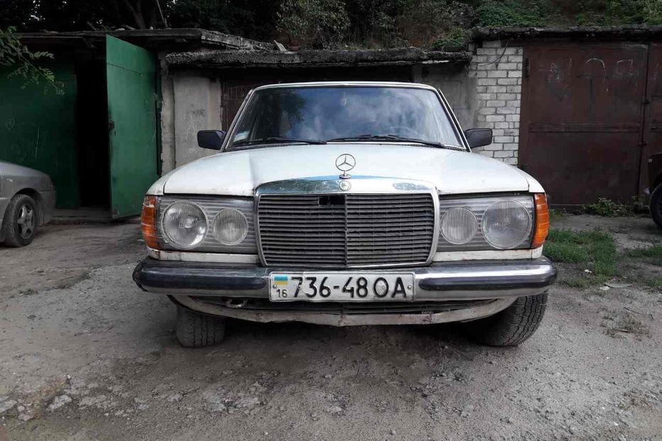 Продам Mercedes-Benz 240 1983 года в Одессе