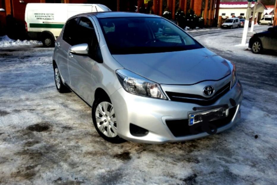 Продам Toyota Yaris 2013 года в Львове