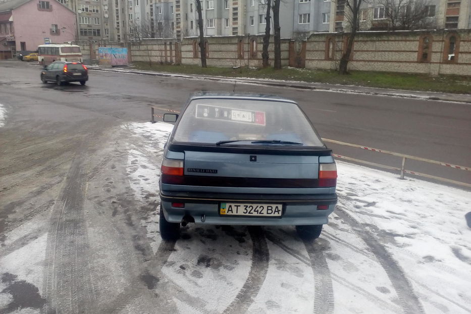 Продам Renault 11 Продам Рено 11 торг 1988 года в г. Червоноград, Львовская область