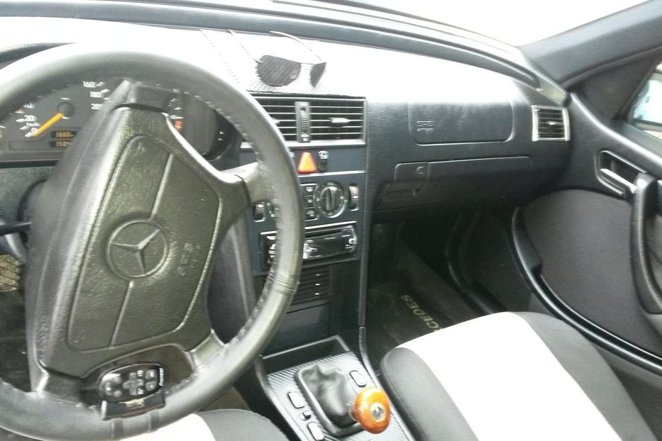 Продам Mercedes-Benz C-Class Mercedes-Benz C-Class  1997 1997 года в Львове
