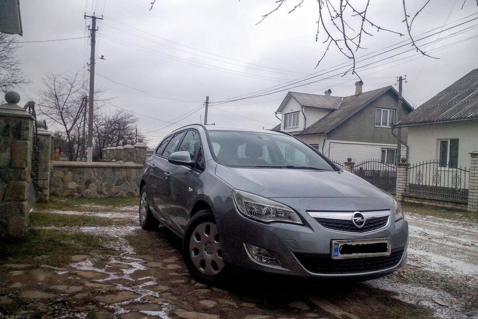 Продам Opel Astra J Sports tourer 2012 года в Черновцах