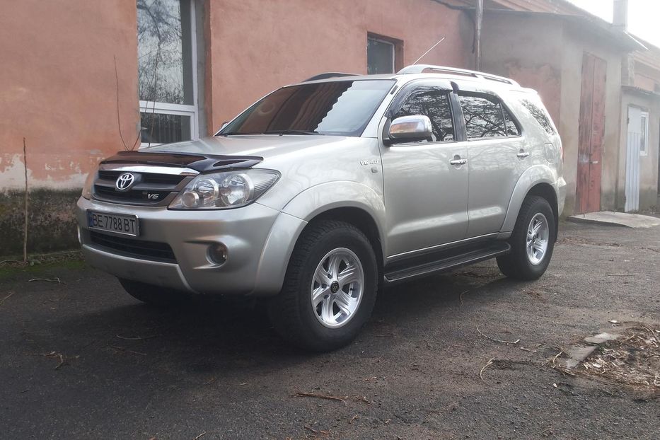 Продам Toyota Fortuner 4.0 4X4 2008 года в Николаеве